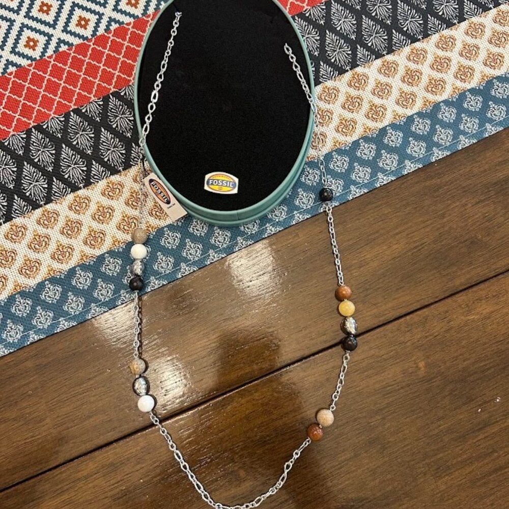 NWT Fossil Beaded Necklace with Original "Finch Seed Mix" Novelty Tin - Picture 7 of 7